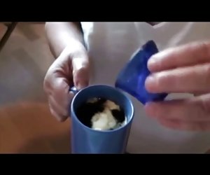 whuipped крем для ее кофе