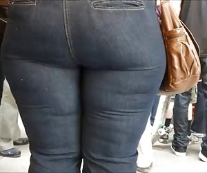 ИФОМ пожилые в обтягивающие джинсы большая задница прикладом мама phat трофеев 4