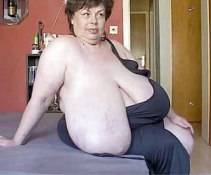 удивительный мир Каролы в сиськи