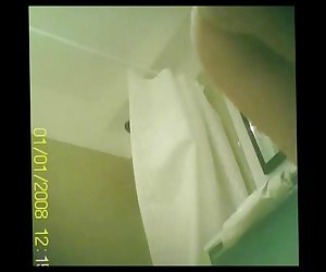 жена в белых трусиках voyeured в ванной комнате