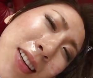 Зрелые asuka Цукамото любит gangbangs (без цензуры)