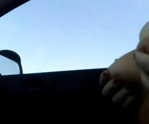 Выставка автомобилей. Зрелые шлюха хвастаться