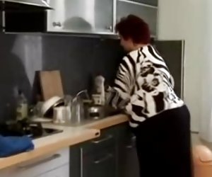bbw жира бабушки порно на кухне
