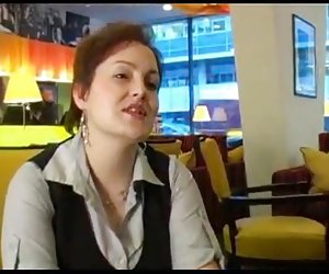 Mujer operada де Лос pechos